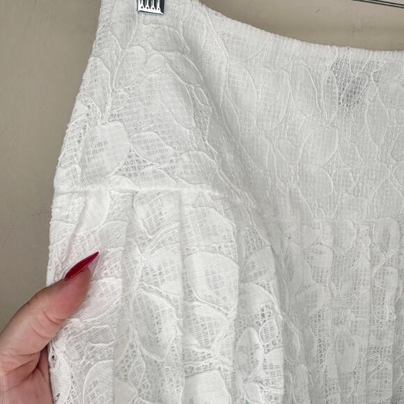 NWT Pretty Little Thing White Lace Boatneck Top Pleated Mini Skirt Two Piece Set - Picture 10 of 15
